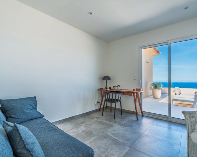 Corbara, villa 4 chambres, piscine à débordement, vue mer imprenable, proche plage