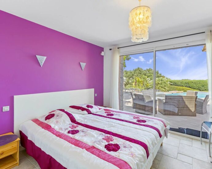 Exclusivité, Porto-Vecchio, Carpalone, villa 4 Chambres, Garage, Piscine, vue dégagée,  Proche plage