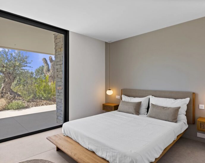 Villa contemporaine neuve, 4 chambres, piscine, vue mer, proche plage