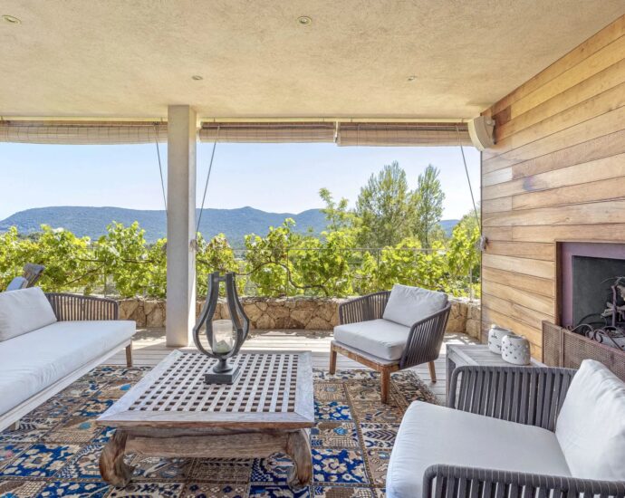 Pinarello –  domaine privé, villa d’architecte de 5 chambres avec piscine, garage ,vue mer panoramique, au calme