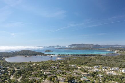 Villa contemporaine neuve, 4 chambres, piscine, vue mer, proche plage