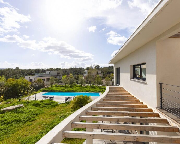 Porto-Vecchio, Arasu, Saint-Cyprien, villa d&rsquo;architecte, 7 chambres, piscine, plage à pieds