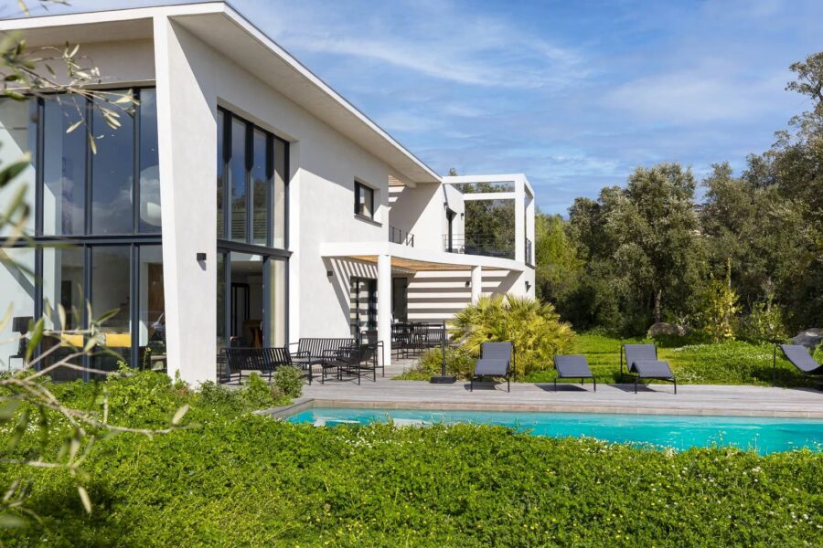 Porto-Vecchio, Arasu, Saint-Cyprien, villa d&rsquo;architecte, 7 chambres, piscine, plage à pieds