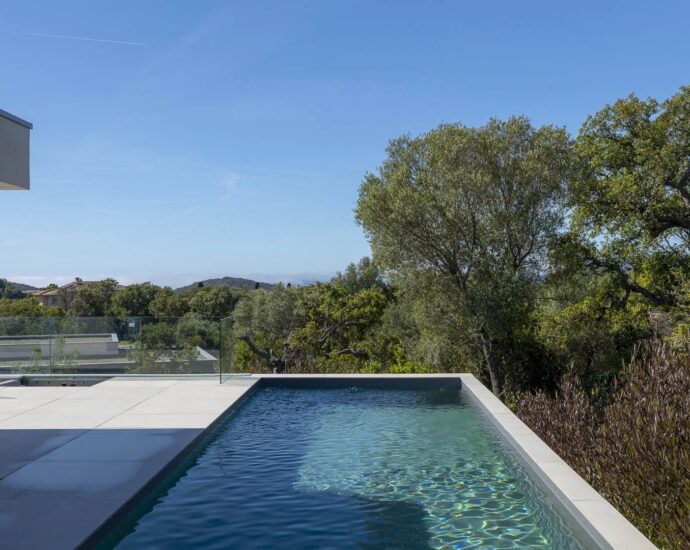 Arasu , Villa neuve, vue mer, piscine, 4 chambres, plage à pied