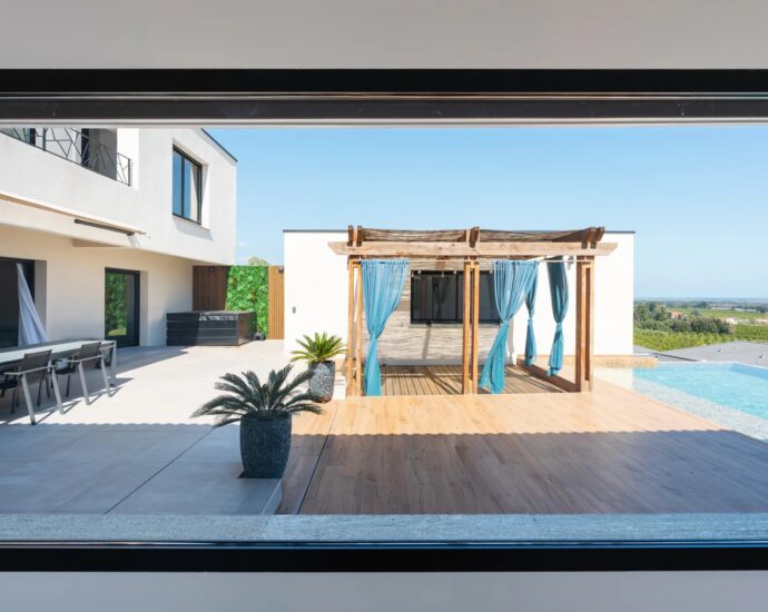 Bastia Sud, Villa vue mer, 7 pièces, 3 chambres, piscine, proche plage