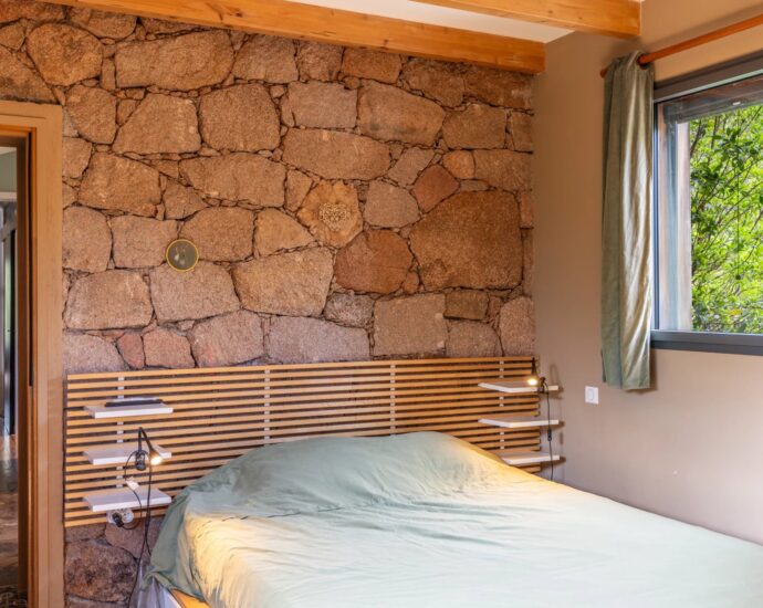 Porto-Vecchio, Palombaggia, 4 Bedroom Villa with Pool, Sea View and Close to the Beach