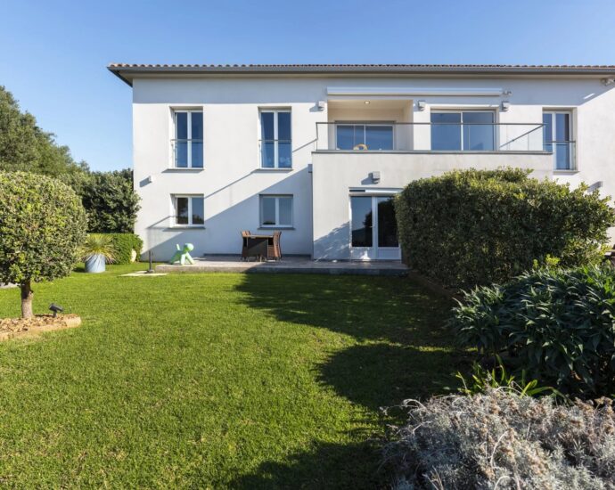 Exclusivité, Costa di Villanova, Villa contemporaine vue mer panoramique, 6 chambres, 2 appartements indépendants, piscine, proche plages et Ajaccio