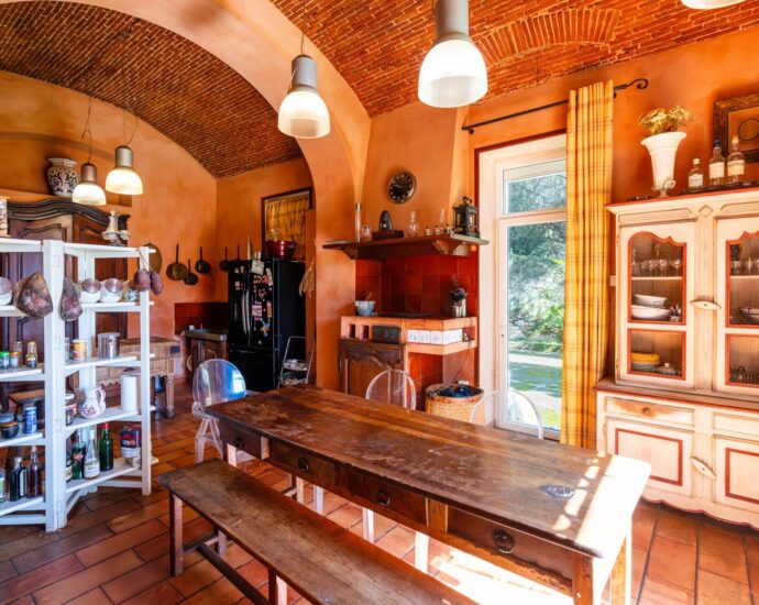 Bastia, Maison de maître, vue mer panoramique, 4 chambres, piscine, proche plages et centre-ville