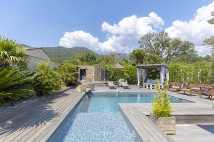 Sainte-Lucie de Porto-Vecchio, Villa 5 chambres, piscine, proche plage et fleuve