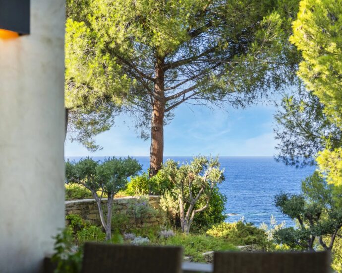 Saint-Florent,  Contemporary Villa, 4 Bedrooms, Panoramic Sea View, Private Estate, Walking Distance to Beach