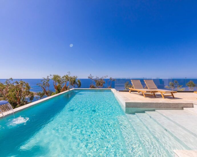 L&rsquo;Île Rousse, Villa vue mer panoramique, 6 chambres, Piscine extérieur, Piscine intérieure, Sauna, Cinéma, proche plage