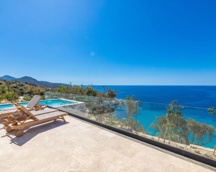 L&rsquo;Île Rousse, Villa vue mer panoramique, 6 chambres, Piscine extérieur, Piscine intérieure, Sauna, Cinéma, proche plage