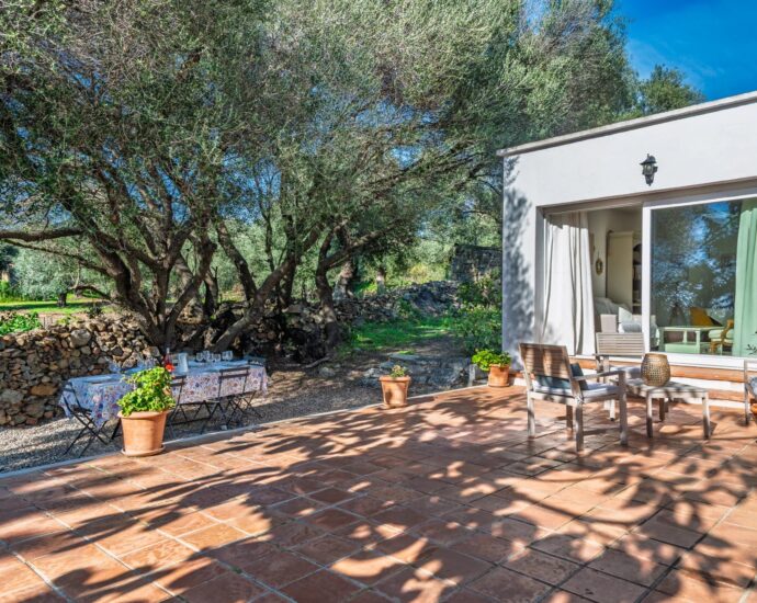 Lumio, Villa de plain pied, 4 chambres, dépendance, piscine, vue montagnes, plage à pied