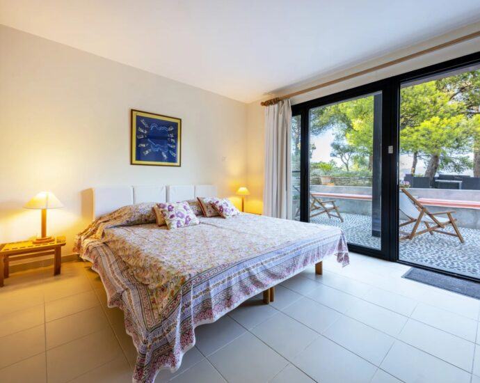 Saint-Florent,  Contemporary Villa, 4 Bedrooms, Panoramic Sea View, Private Estate, Walking Distance to Beach