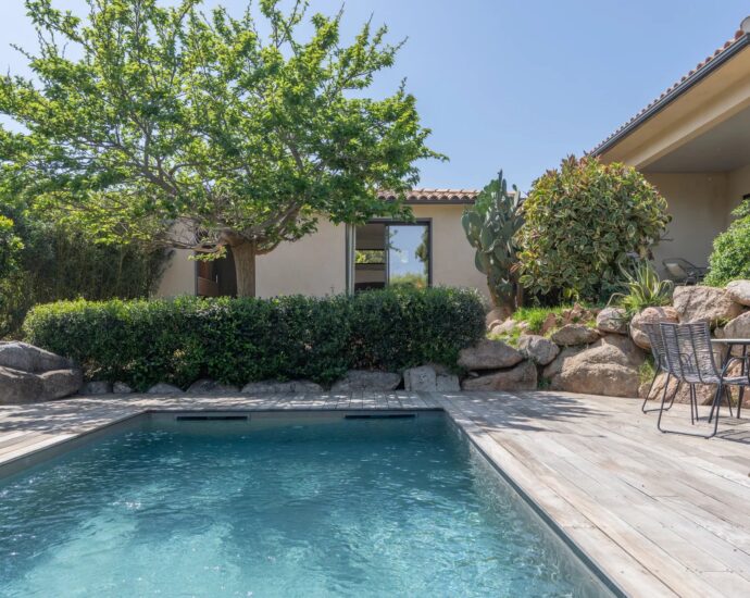 Pinarello, Capicciola, Villa 3 chambres, T4, piscine, vue dégagée, proche plage