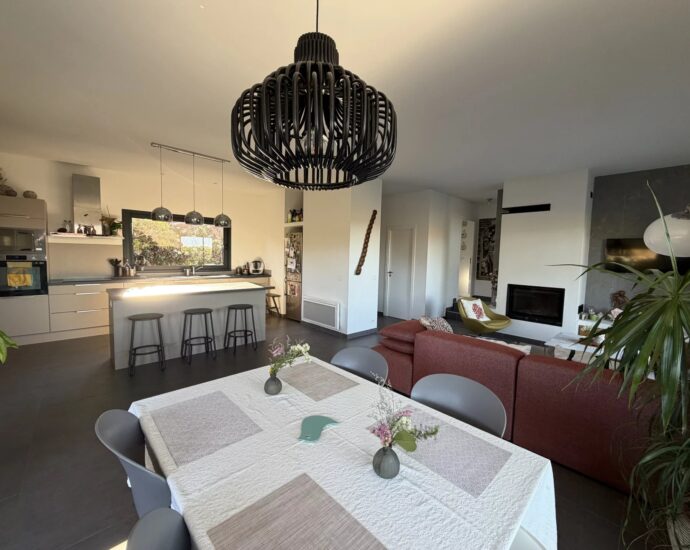 Pinarello, Capicciola, Villa 3 chambres, T4, piscine, vue dégagée, proche plage