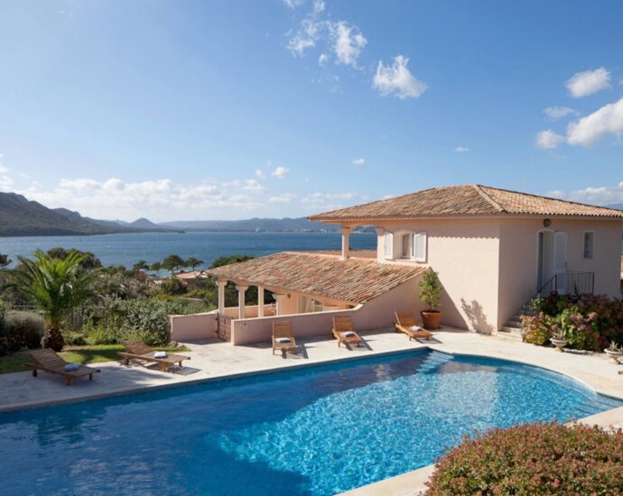 Cala Rossa, Benedettu, Villa vue mer panoramique, 6 chambres, piscine, plage à pied