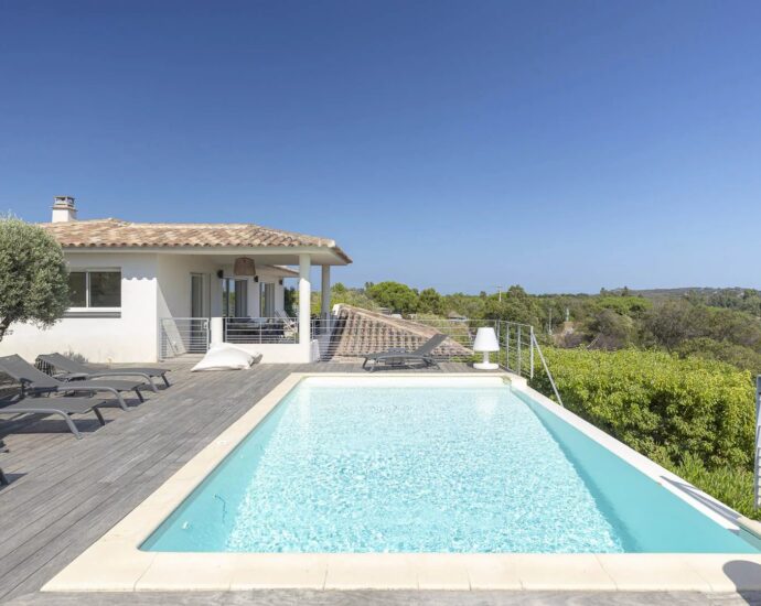 Porto-Vecchio, Golfo di Sogno,  Sea and mountain view villa with 4 bedrooms, heated pool, close to the beaches