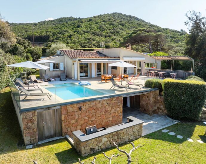 Near Porticcio, Waterfront Villa in Ruppione, 5 Bedrooms, Heated Pool, Stunning Sea Views