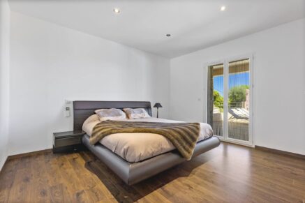 Solenzara, Villa 4 Chambres, 2 appartements indépendants, Piscine, Vue mer et montagne panoramique, proche plage