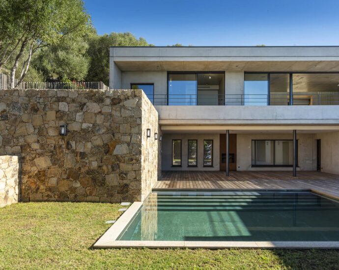 Abbartello, Olmeto, Villa d&rsquo;architecte, 6 chambres, piscine, vue mer panoramique, plage à pied