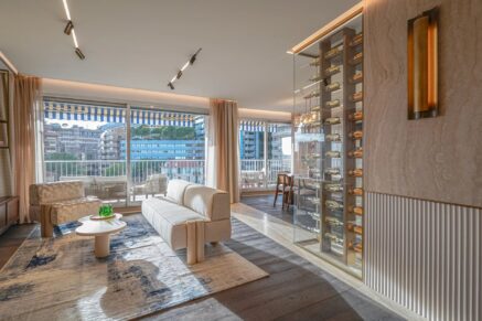 Monaco, Château Périgord I, Furnished 4-room apartment with sea view, ideally located close to all amenities.