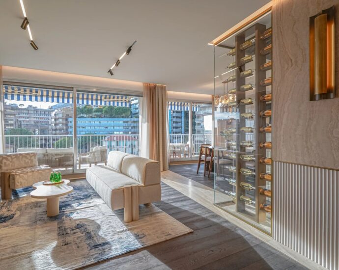 Monaco, Château Périgord I, Furnished 4-room apartment with sea view, ideally located close to all amenities.