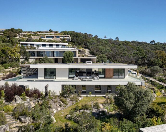 Arasu , Villa neuve, vue mer, piscine, 4 chambres, plage à pied