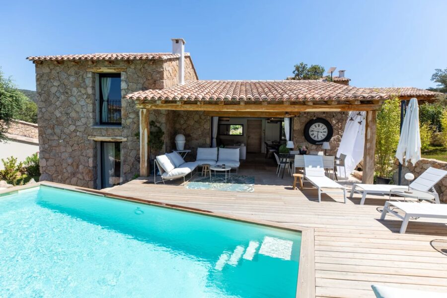 Arasu – Bergerie, de 3 chambres, dortoir avec piscine, proche du cabanon bleu