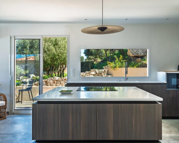 Corbara, villa 4 chambres, piscine à débordement, vue mer imprenable, proche plage