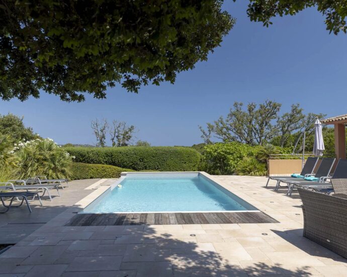 Exclusivité, Porto-Vecchio, Carpalone, villa 4 Chambres, Garage, Piscine, vue dégagée,  Proche plage