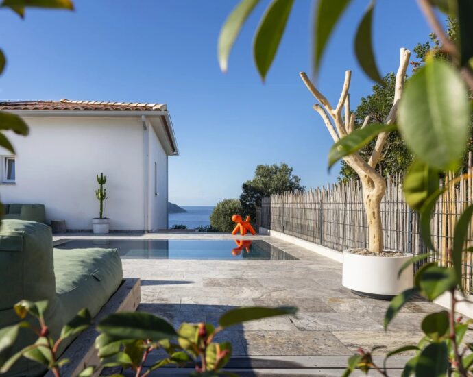 Exclusivité, Costa di Villanova, Villa contemporaine vue mer panoramique, 6 chambres, 2 appartements indépendants, piscine, proche plages et Ajaccio