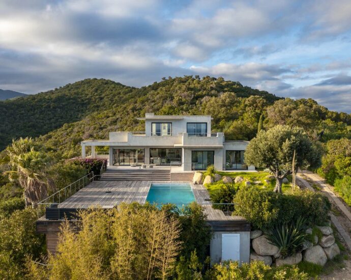 Exclusivité, Tarco, Villa vue mer,  8 chambres, piscine chauffée, salle de sport, proche plage