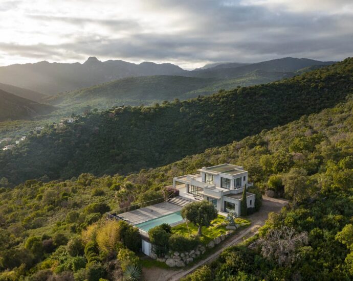 Exclusivité, Tarco, Villa vue mer,  8 chambres, piscine chauffée, salle de sport, proche plage