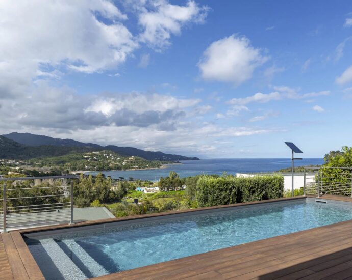 Favone, Villa vue mer panoramique, 3 chambres, piscine chauffée, proche plage