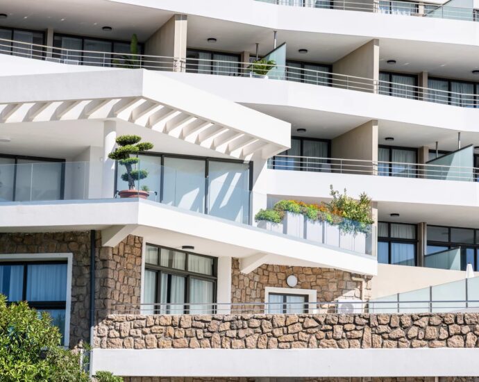 Exclusive, Ajaccio, Route des Sanguinaires , Panoramic sea view apartment with 2 bedrooms, terrace, and within walking distance of the beach.