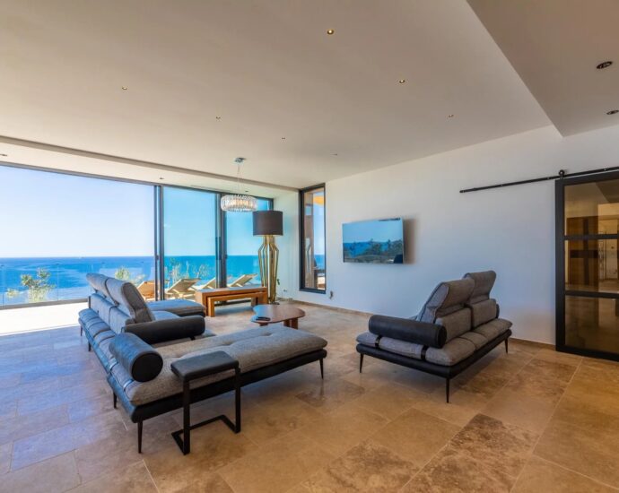 L&rsquo;Île Rousse, Villa vue mer panoramique, 6 chambres, Piscine extérieur, Piscine intérieure, Sauna, Cinéma, proche plage