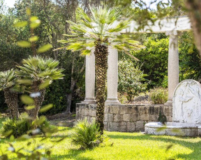 Porticcio, Presqu’île d’Isolella, Villa pieds dans l&rsquo;eau, 7 chambres, piscine, plage à pied, vue mer panoramique