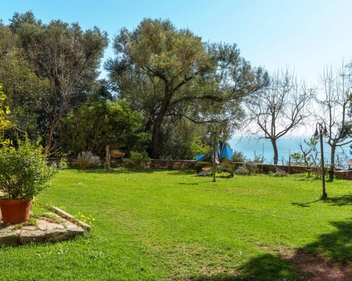 Bastia, Maison de maître, vue mer panoramique, 4 chambres, piscine, proche plages et centre-ville