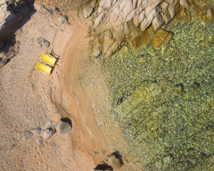 Porticcio, Presqu’île d’Isolella, Villa pieds dans l&rsquo;eau, 7 chambres, piscine, plage à pied, vue mer panoramique