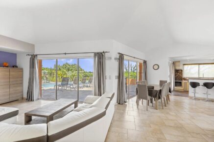 Exclusivité, Porto-Vecchio, Carpalone, villa 4 Chambres, Garage, Piscine, vue dégagée,  Proche plage