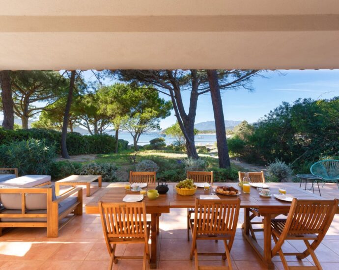 RV1880 – Domaine de Cala Rossa, villa 4 chambres, pied dans l’eau