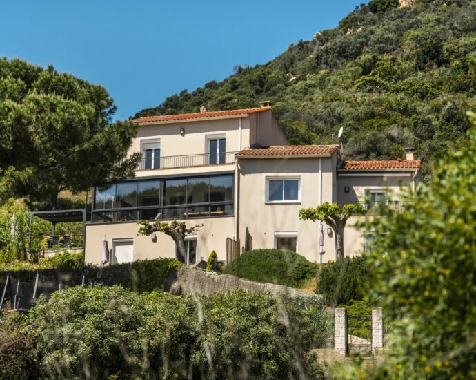 Ajaccio, Exclusivité, Villa, 5 chambres, vue mer panoramique, piscine, plage à pieds