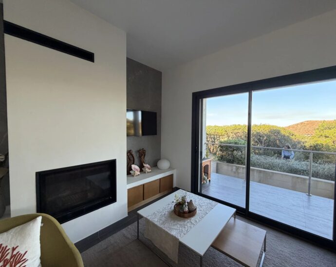 Pinarello, Capicciola, Villa 3 chambres, T4, piscine, vue dégagée, proche plage