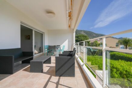 Exclusity, Ajaccio, Route des Sanguinaires, Sea-view apartment, 3 bedrooms, walking distance to the beach,