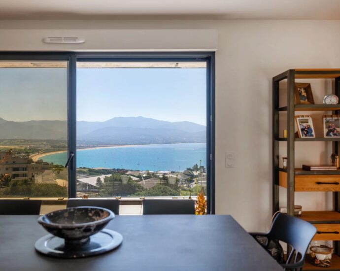 Exclusivité, Ajaccio, Penthouse vue mer panoramique, 3 chambres, proche plage