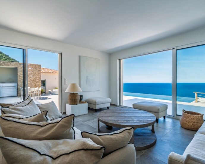 Corbara, villa 4 chambres, piscine à débordement, vue mer imprenable, proche plage