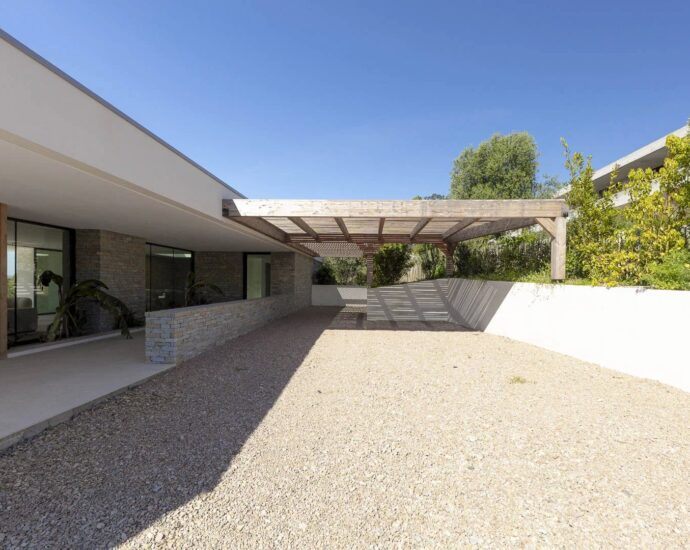 Arasu , Villa neuve, vue mer, piscine, 4 chambres, plage à pied