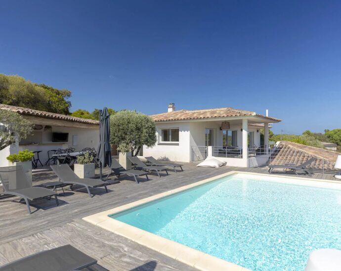 Porto-Vecchio, Golfo di Sogno,  Sea and mountain view villa with 4 bedrooms, heated pool, close to the beaches