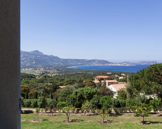 Lumio, 7 bedroom villa, swimming pool, panoramic sea view, close to the beach